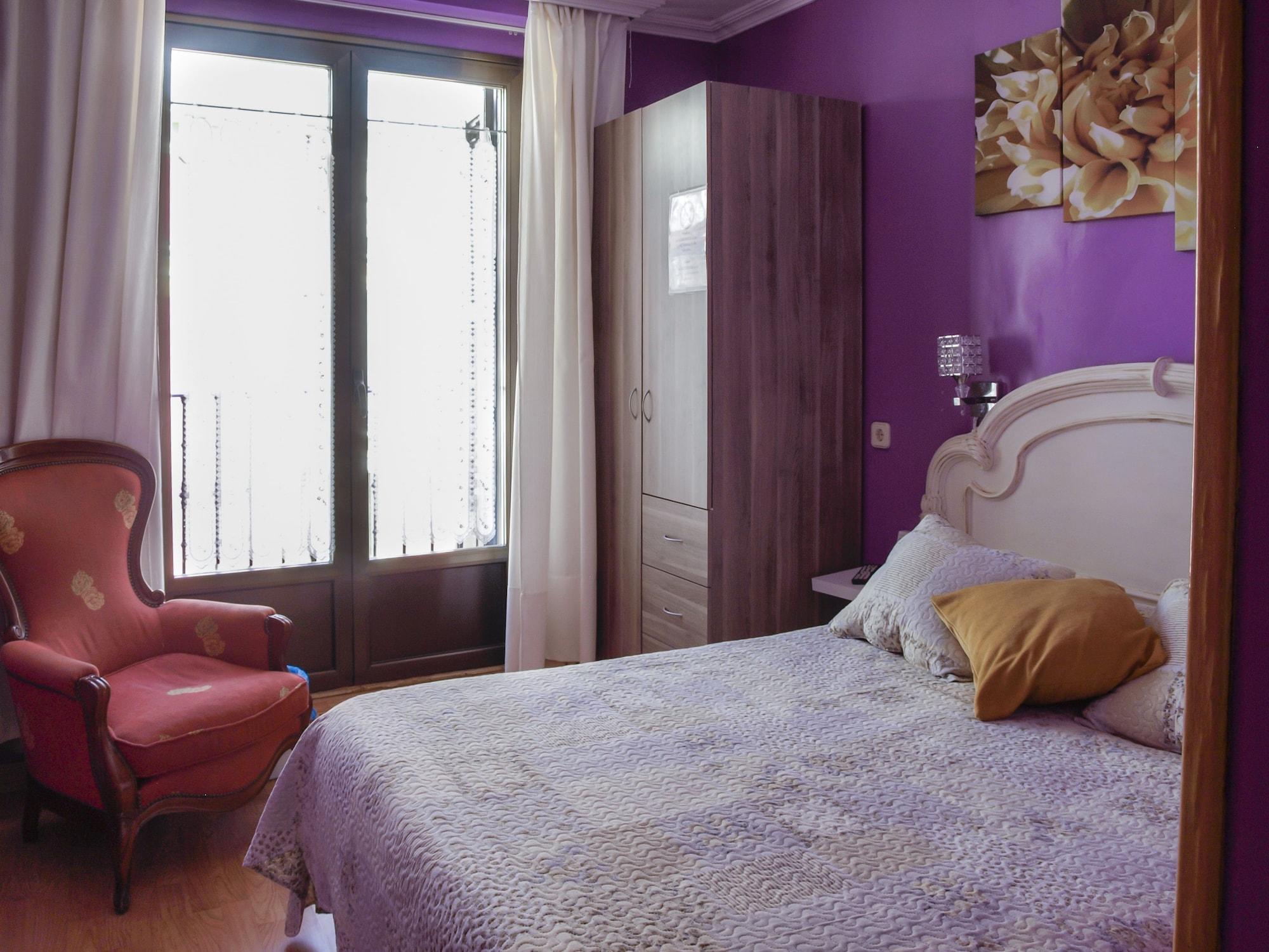 A Pousada Rc Miguel Angel Madri Exterior foto A bedroom in a Spanish hotel