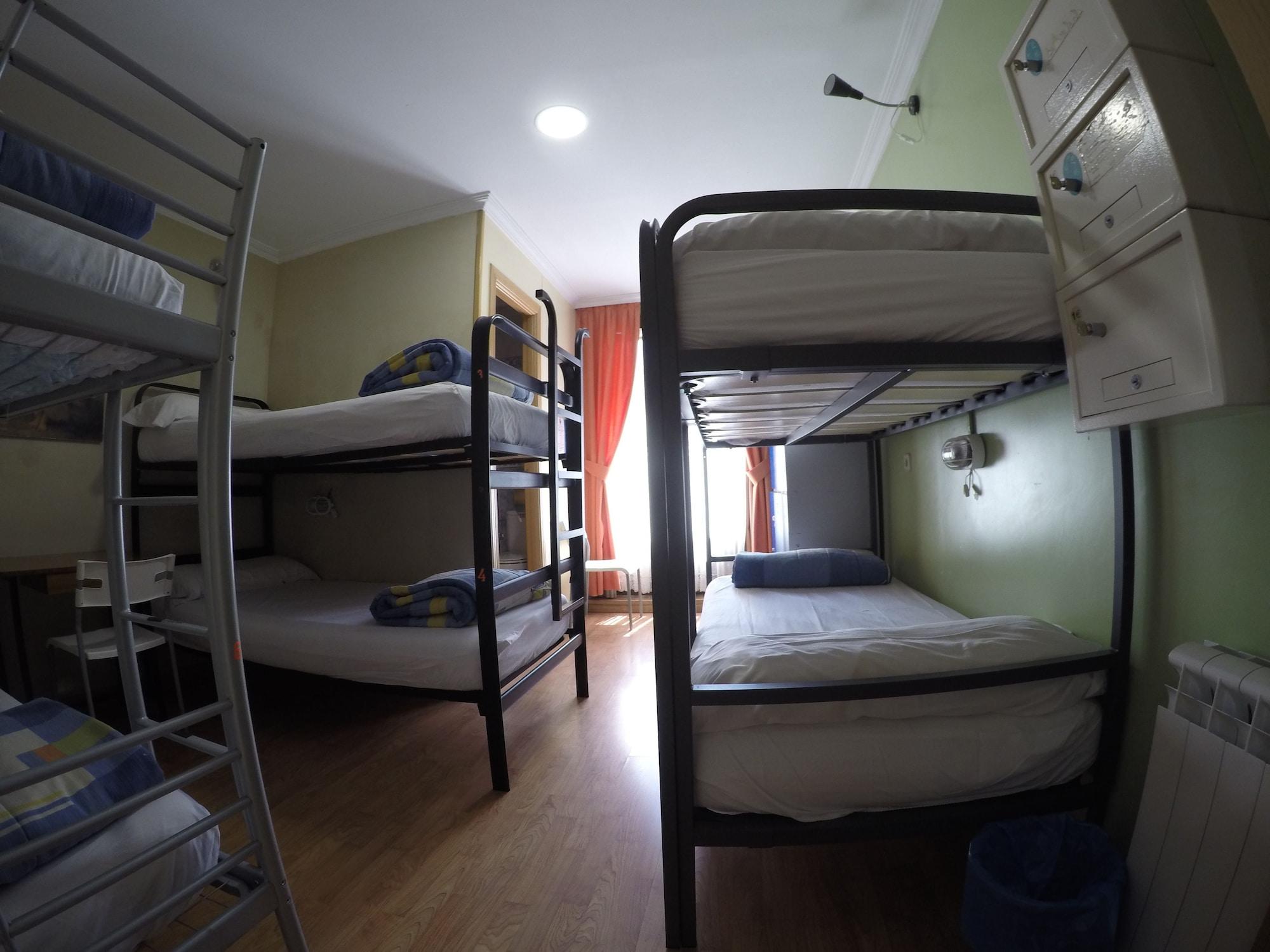 A Pousada Rc Miguel Angel Madri Exterior foto Hostel in Madrid, Spain