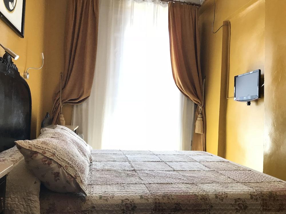 A Pousada Rc Miguel Angel Madri Exterior foto A room at the hotel